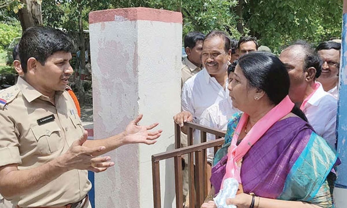 Old vs new: Row over Telangana Thalli statue