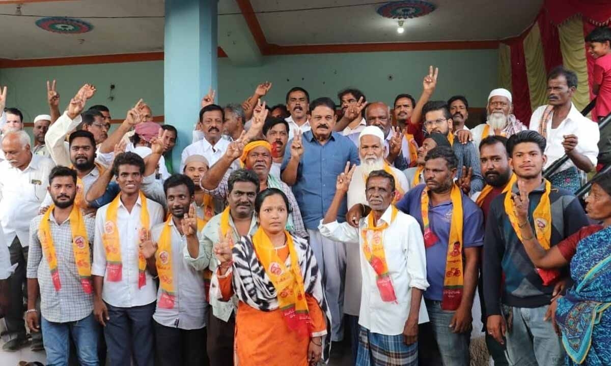 25 families from YCP join TDP
