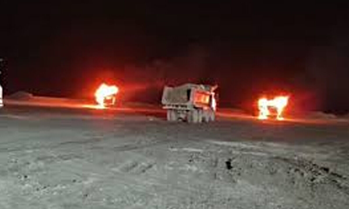 Maoists torch mining vehicles in Hazaribagh, youth injured in firing