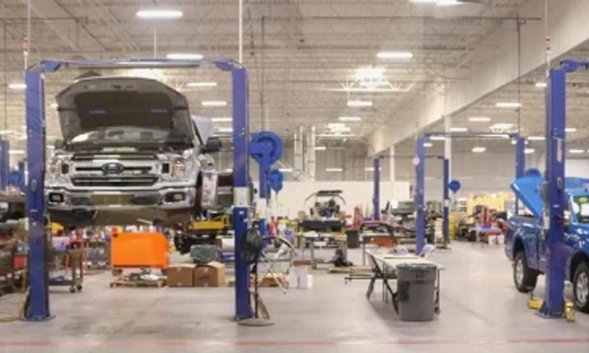 Centre launches new scheme to make India global hub for making electric cars