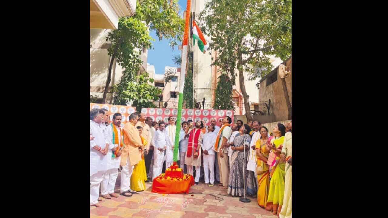 Kishan Reddy tars BRS, Congress in graft paint