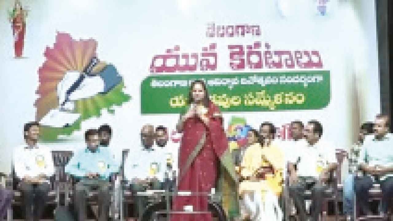 Kavitha asks poets to raise voice on injustices and shortcomings