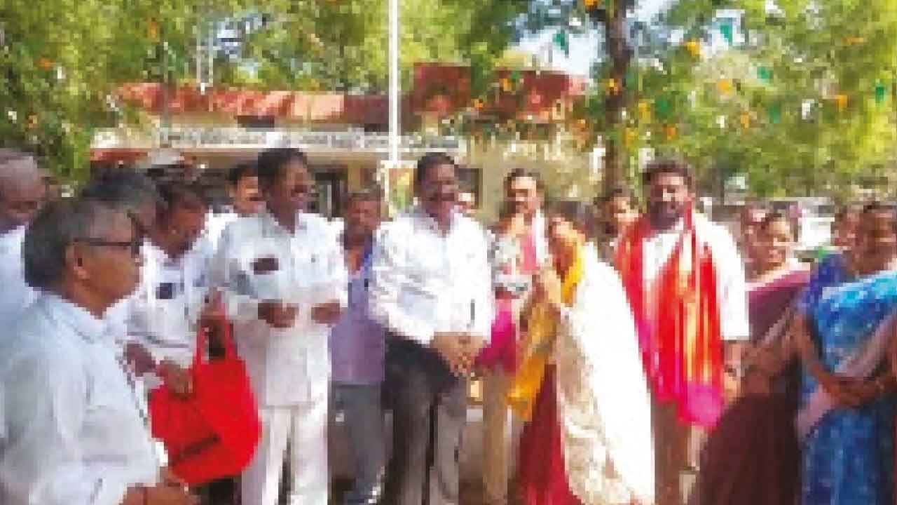 Celebrations held at Senior Citizens' Association office in Jagtial