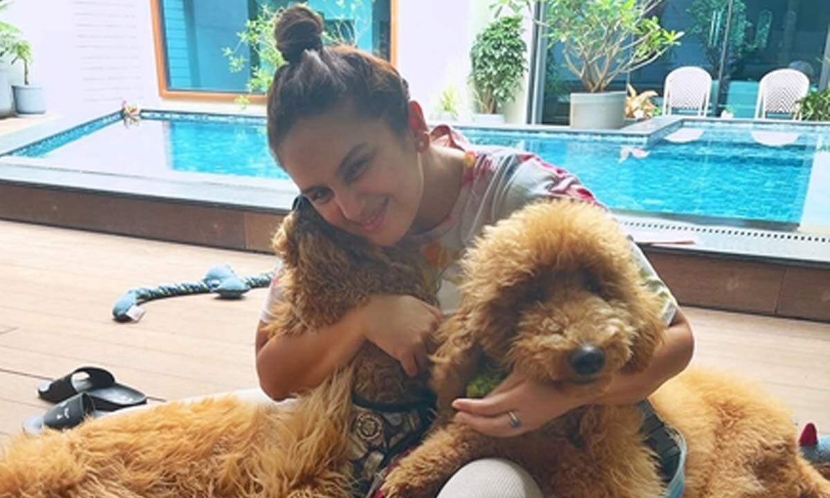 Huma Qureshi treats her ‘pretty boys' to a pampering grooming session