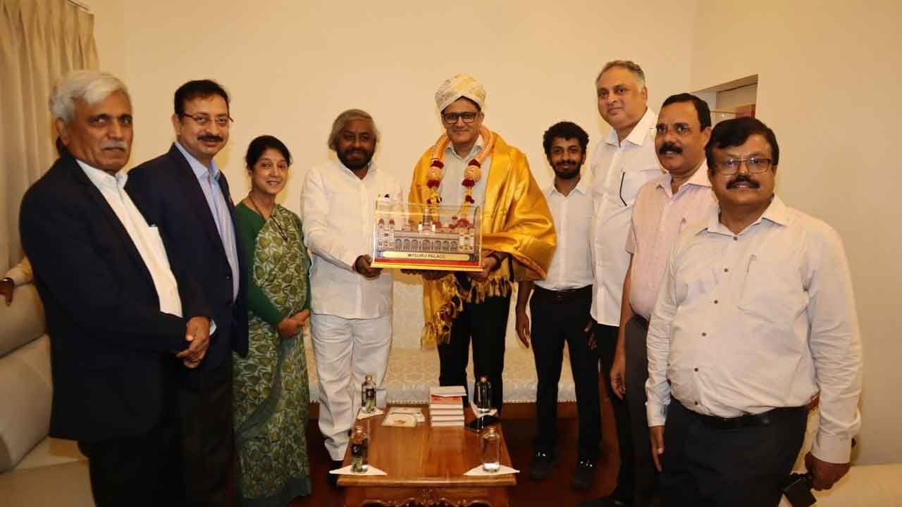 Anil Kumble, Eshwar Khandre meet: Kumble committed to forest conservation and development says Min