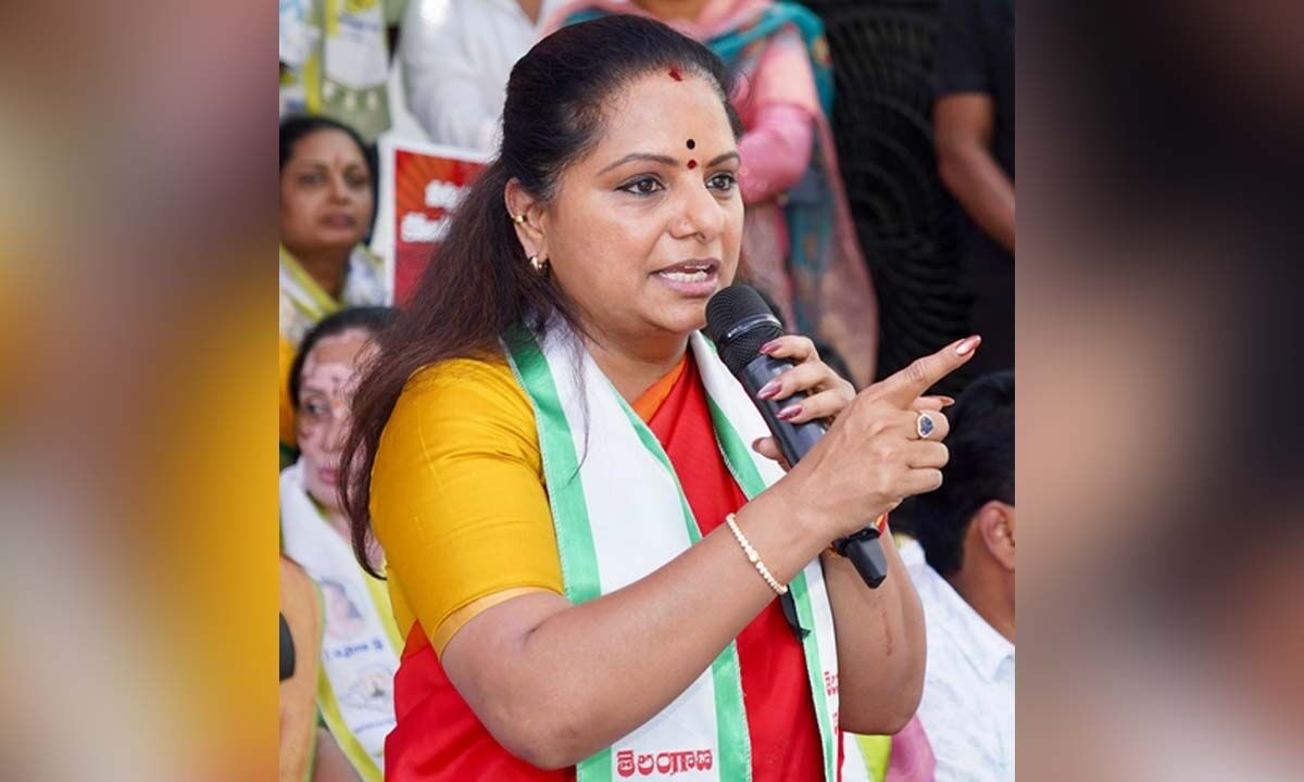 Kavitha leads protest against notices to KCR over irregularities in Kaleshwaram project