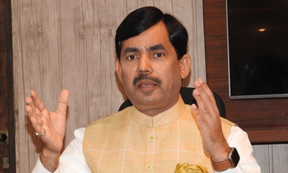 LoP's statement treasonous: Shahnawaz Hussain on Gandhi's ‘Narendra surrender' remark