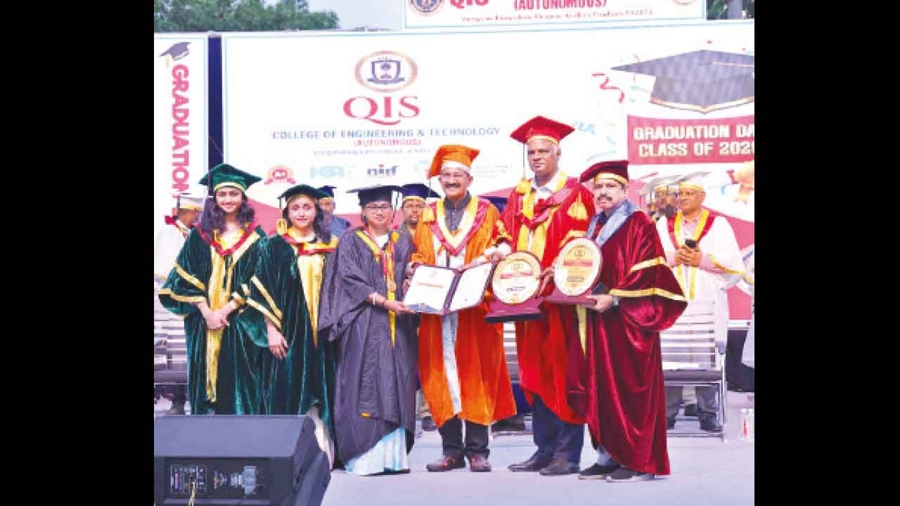 QIS Engg College celebrates Graduation Day