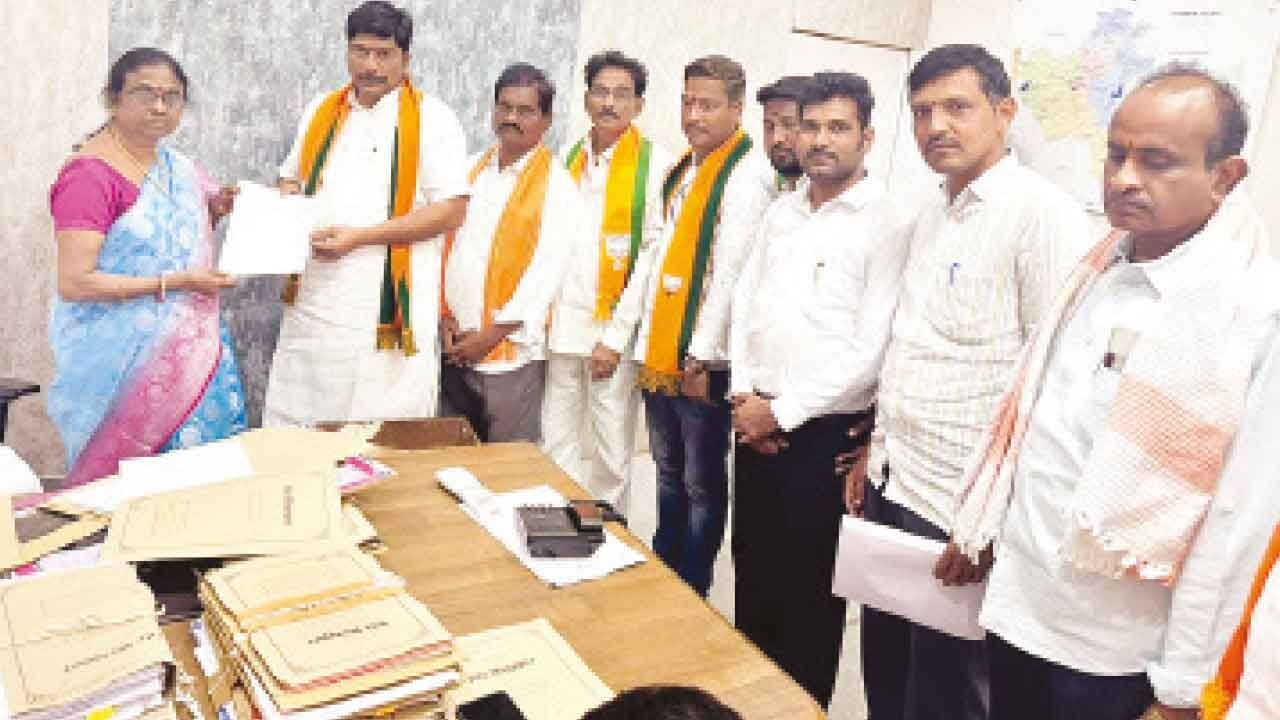 Implement Vishwakarma scheme in full: BJP