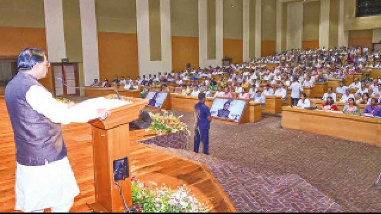 CM Majhi backs citizen-centric revenue admin