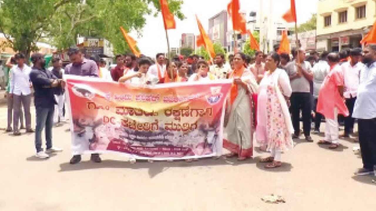 VHP urges strict enforcement of animal slaughter ban ahead of Bakrid