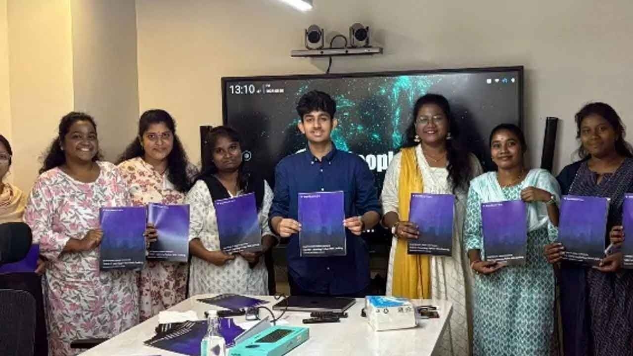 SmartBharat trains poor students in IT skills