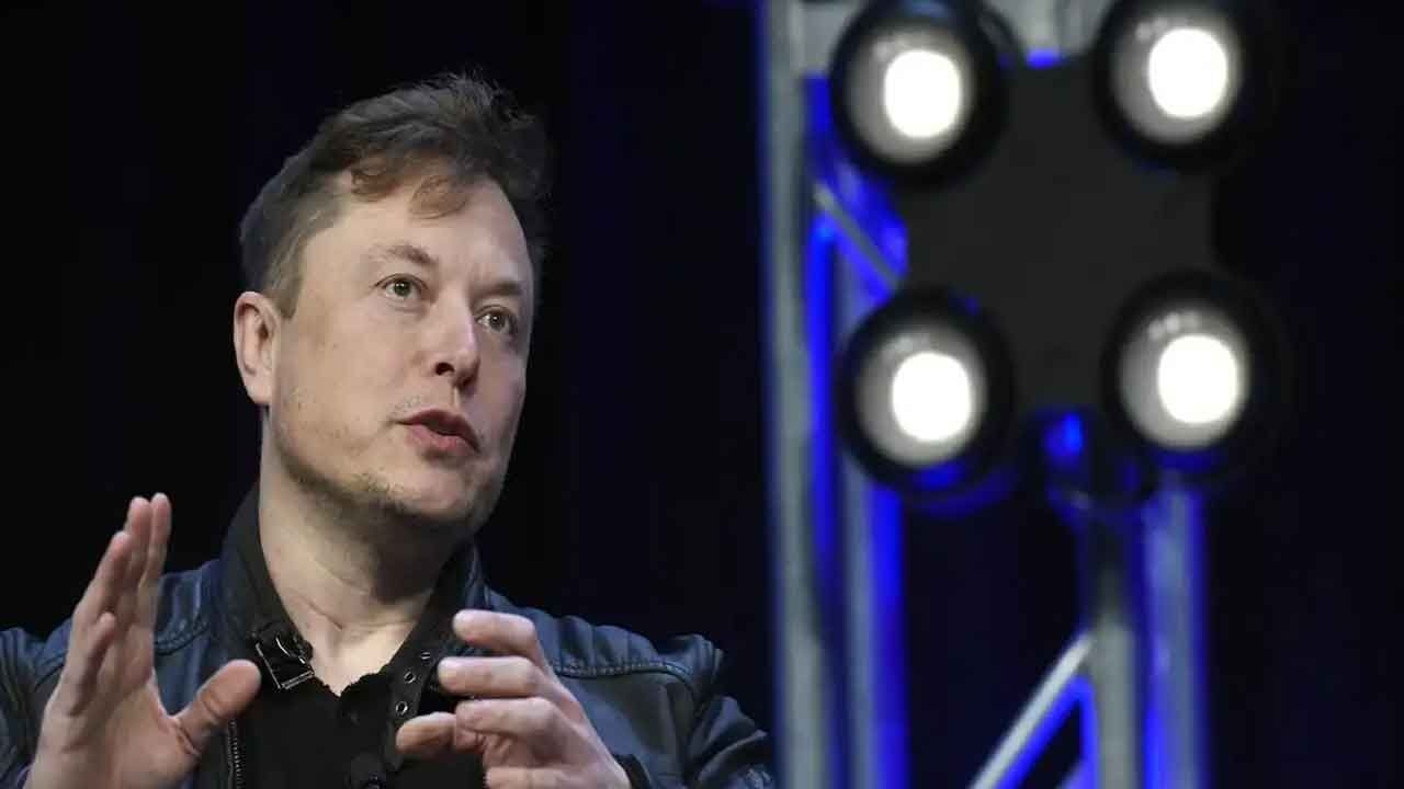 Musk pulls back on threat to withdraw Dragon spacecraft