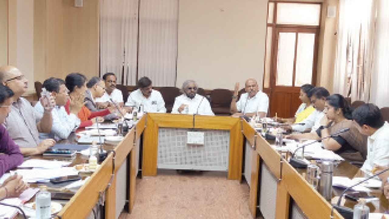 Section 4 crisis to be resolved soon; will appeal to Centre, SC: Khandre