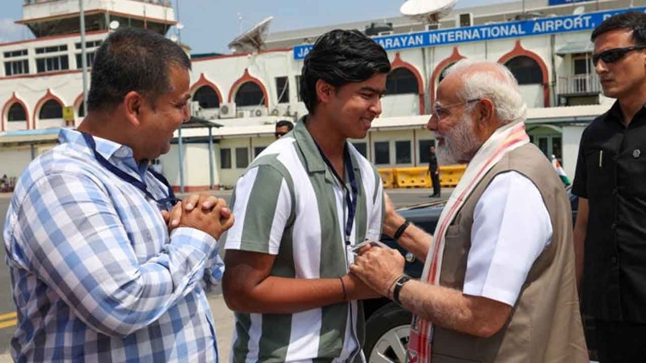 Prime Minister Modi Honors Young Cricket Star Vaibhav Suryavanshi After Historic IPL Performance