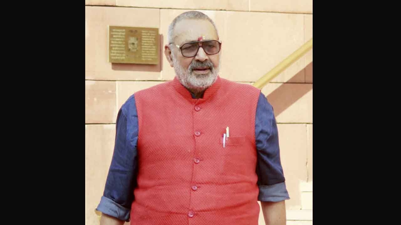 Mahagathbandhan is 'Thugbandhan', Lalu dreaming of making Tejashwi CM: Giriraj Singh