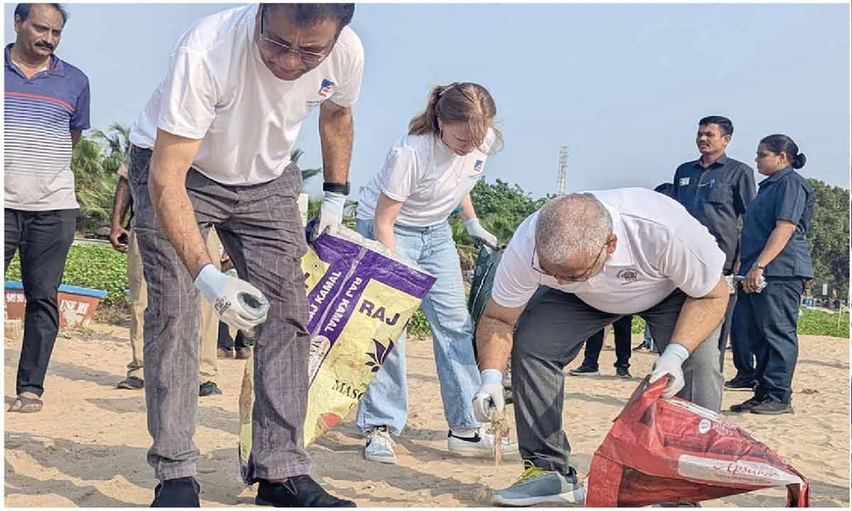 ‘Volunteerism is important to keep city clean': US Consul General