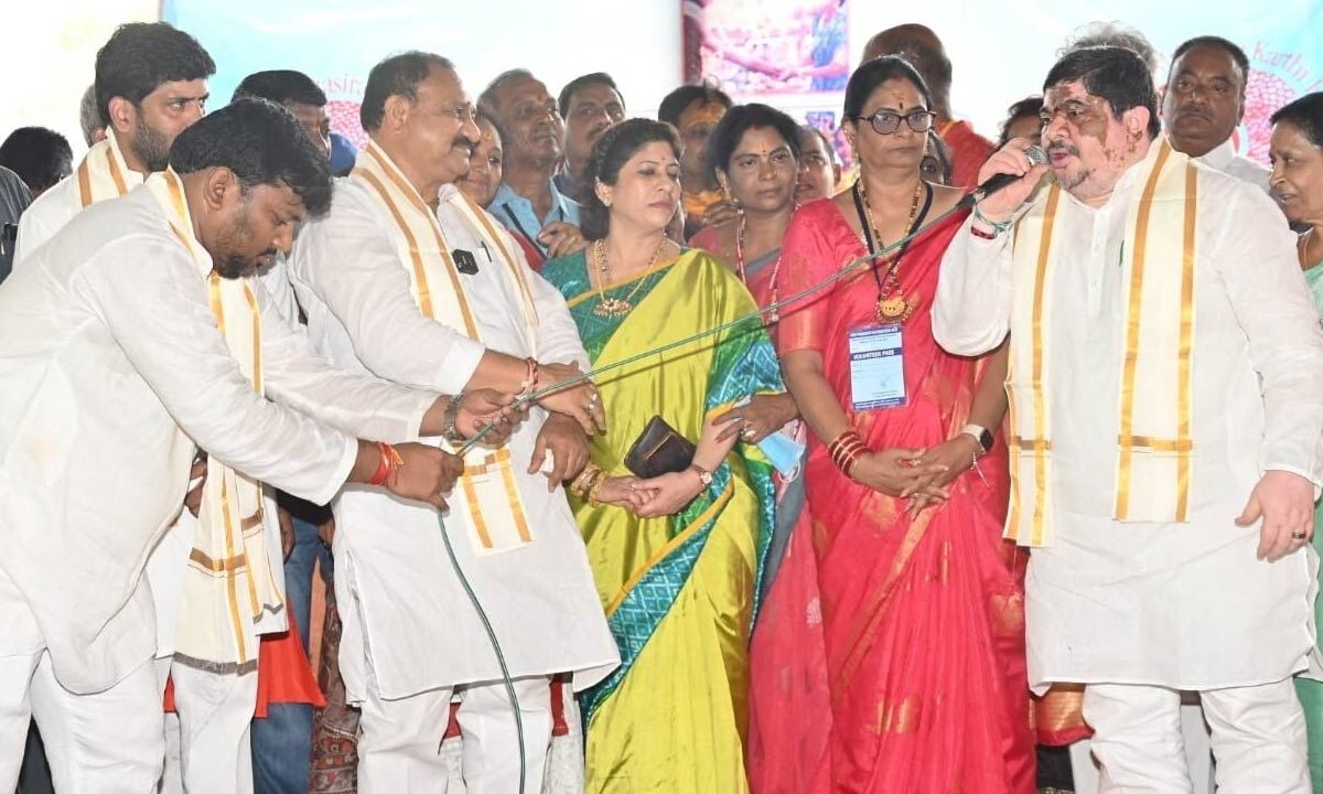 Thousands throng Bathini's famed ‘Fish Prasadam' at Nampally