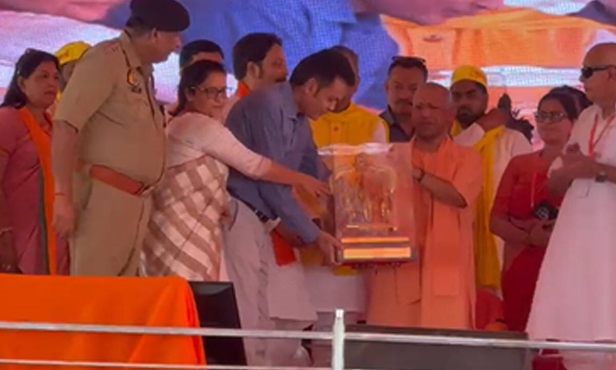 Congress, SP stayed silent on foreign invaders due to vote bank politics: CM Yogi