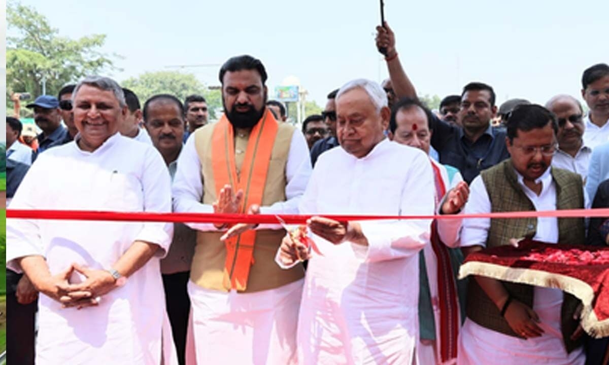 Nitish Kumar inaugurates Bihar's first double-decker flyover in Patna