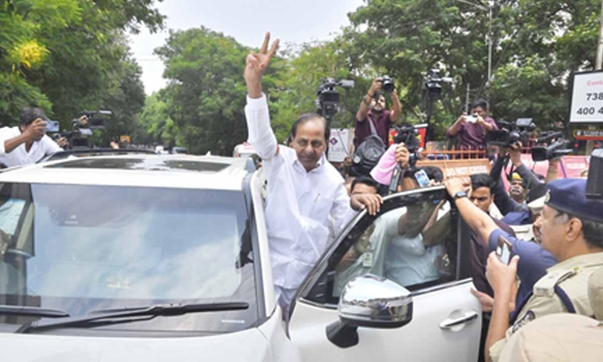 KCR's inquiry on Kaleshwaram ends, heads to visit injured Palla Rajeshwar Reddy