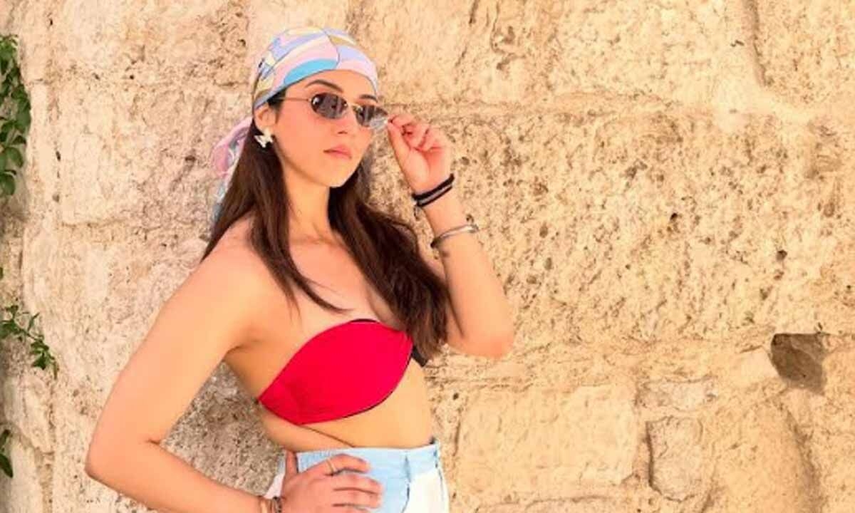 Mehreen Pirzada serves seaside glam
