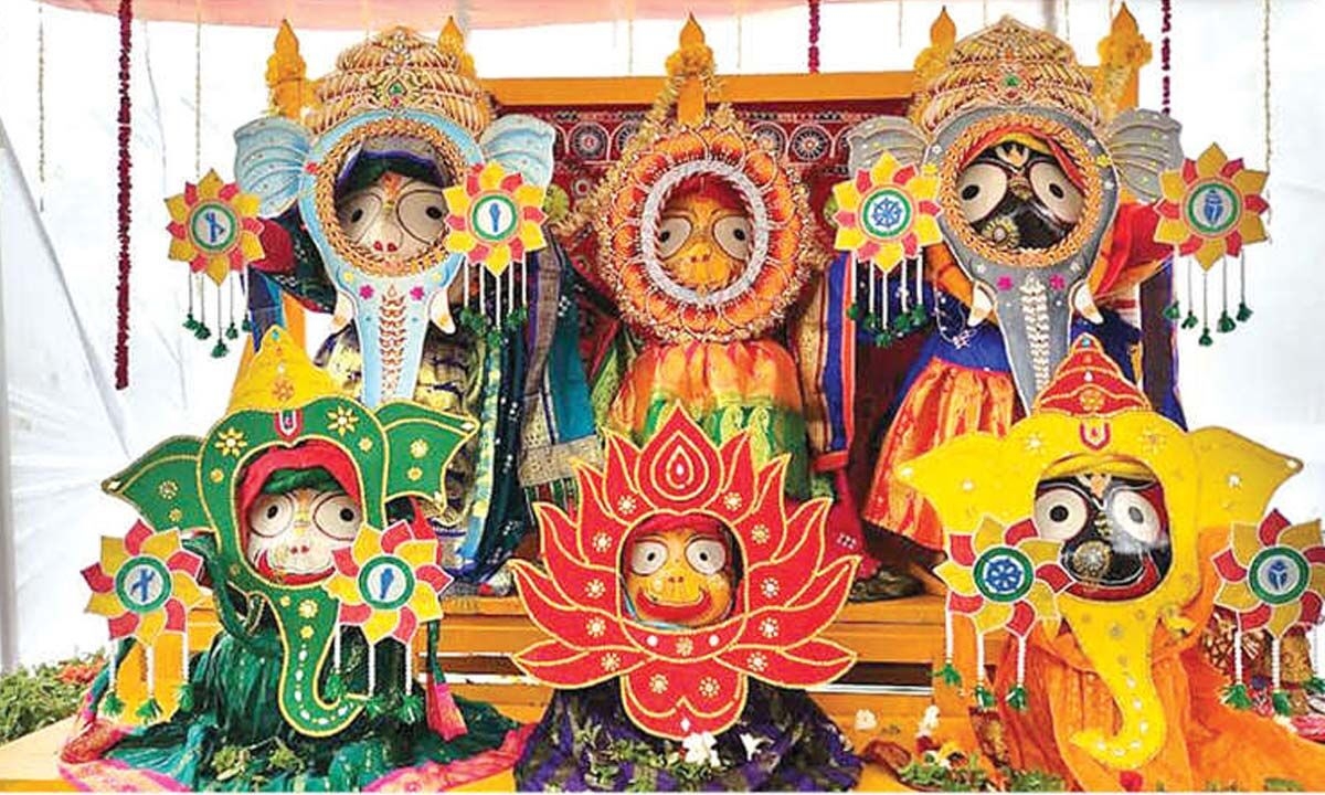 Odia people celebrate ‘Debasnana Poornima' in city