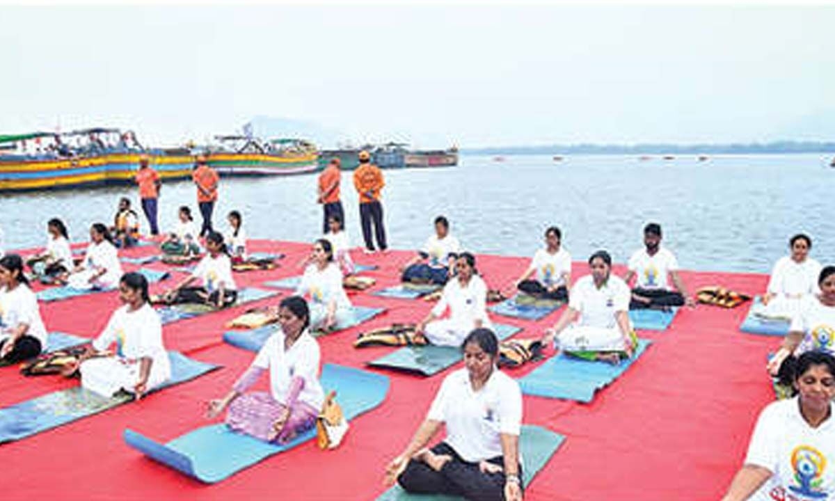 World record created with yoga on boats