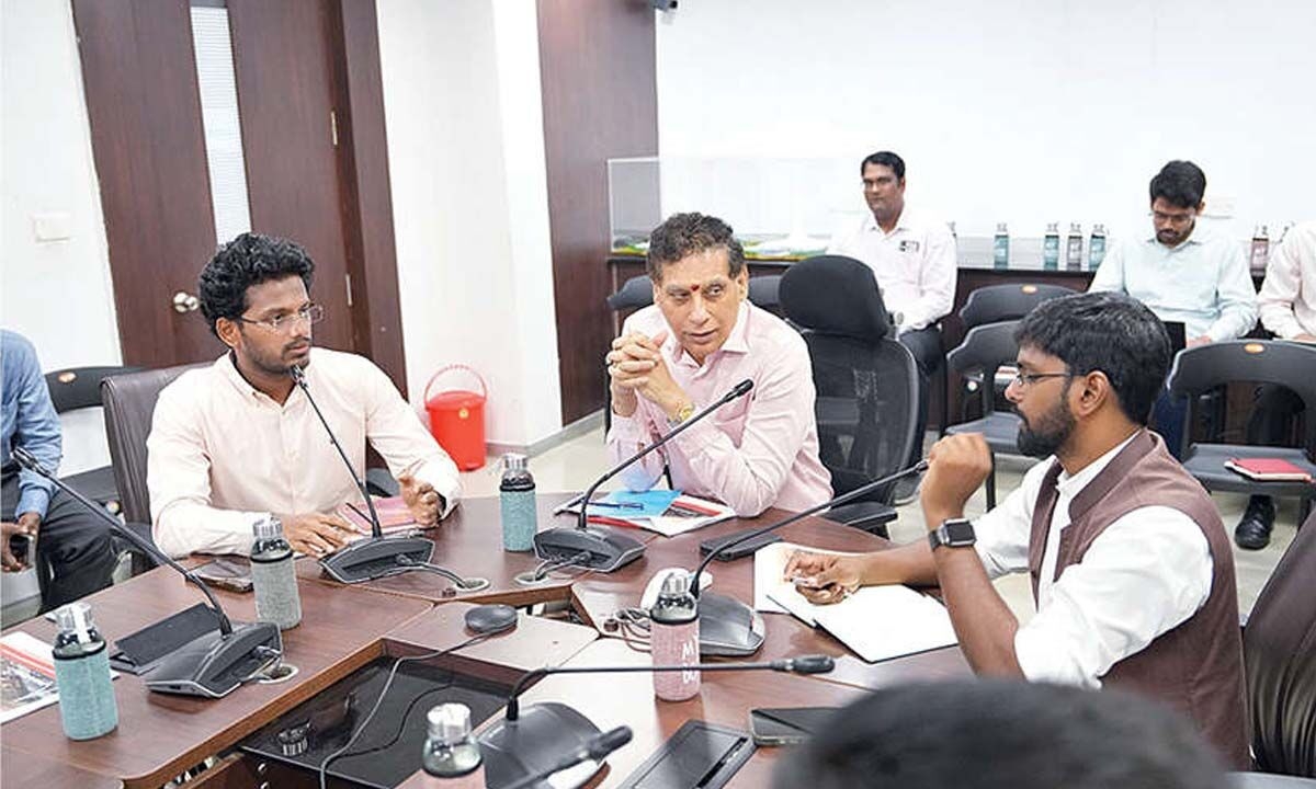 Himachal Pradesh CS visits CRDA office