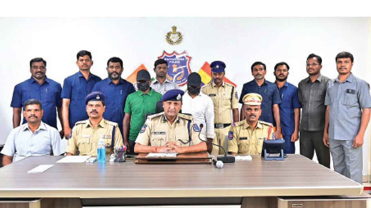Rachakonda police bust interstate drug racket; seize Hashish oil worth Rs.1.2 cr