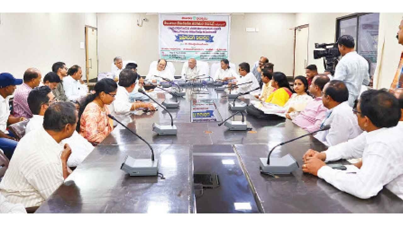Telangana BC hearings end with AP MLA's Kalinga caste plea