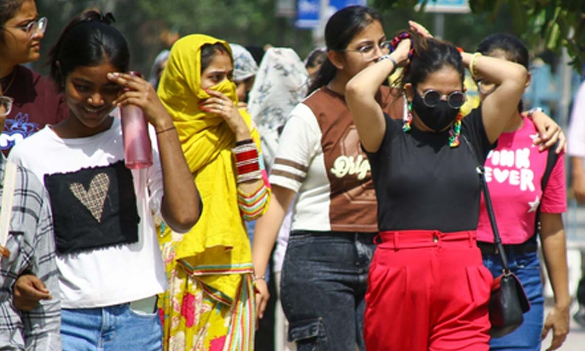 People struggle as Delhi-NCR scorches under relentless heat; IMD issues 'Red Alert'