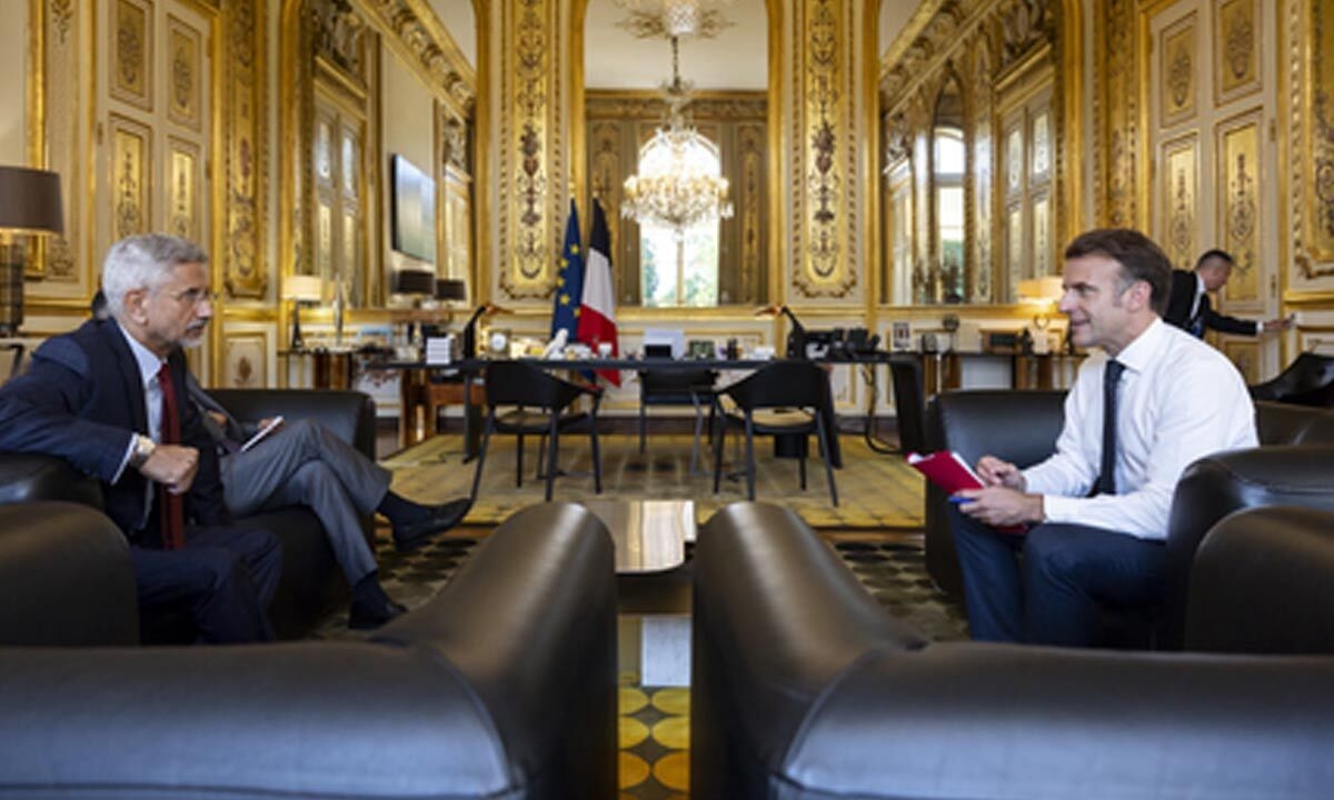 EAM Jaishankar meets Macron, thanks French President for backing India's fight against terrorism