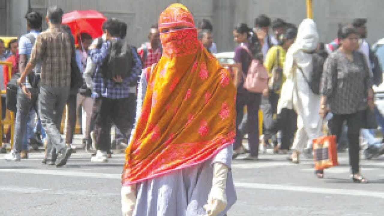People struggle as Delhi-NCR scorches under relentless heat