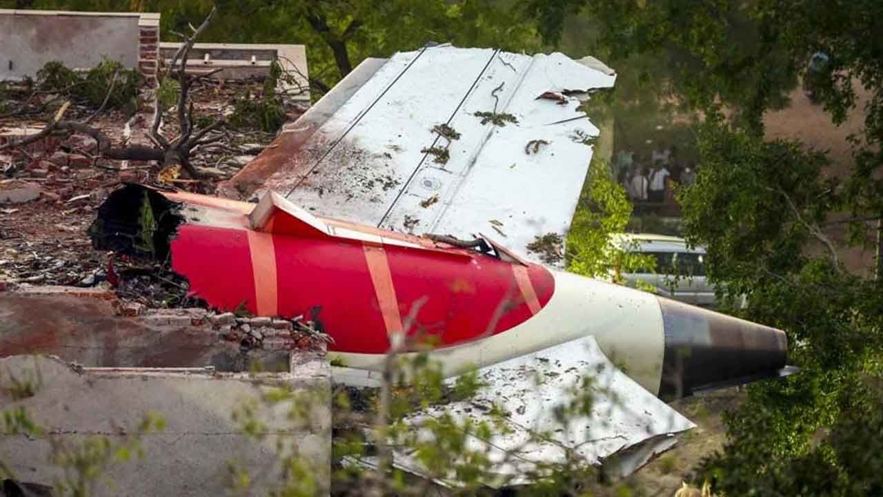 Aviation Expert Links Boeing 787 Software Malfunction To Deadly Ahmedabad Air India Crash