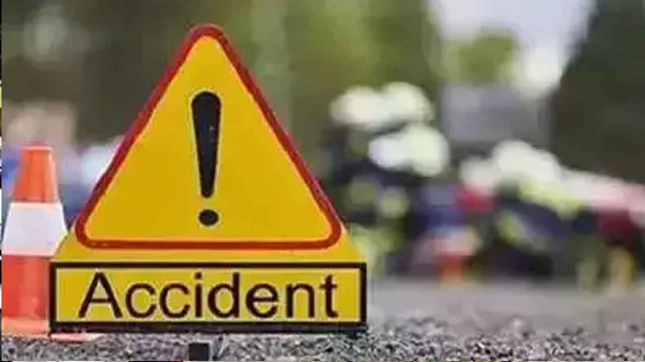 Two killed as truck plunges into gorge on Jammu-Srinagar National Highway