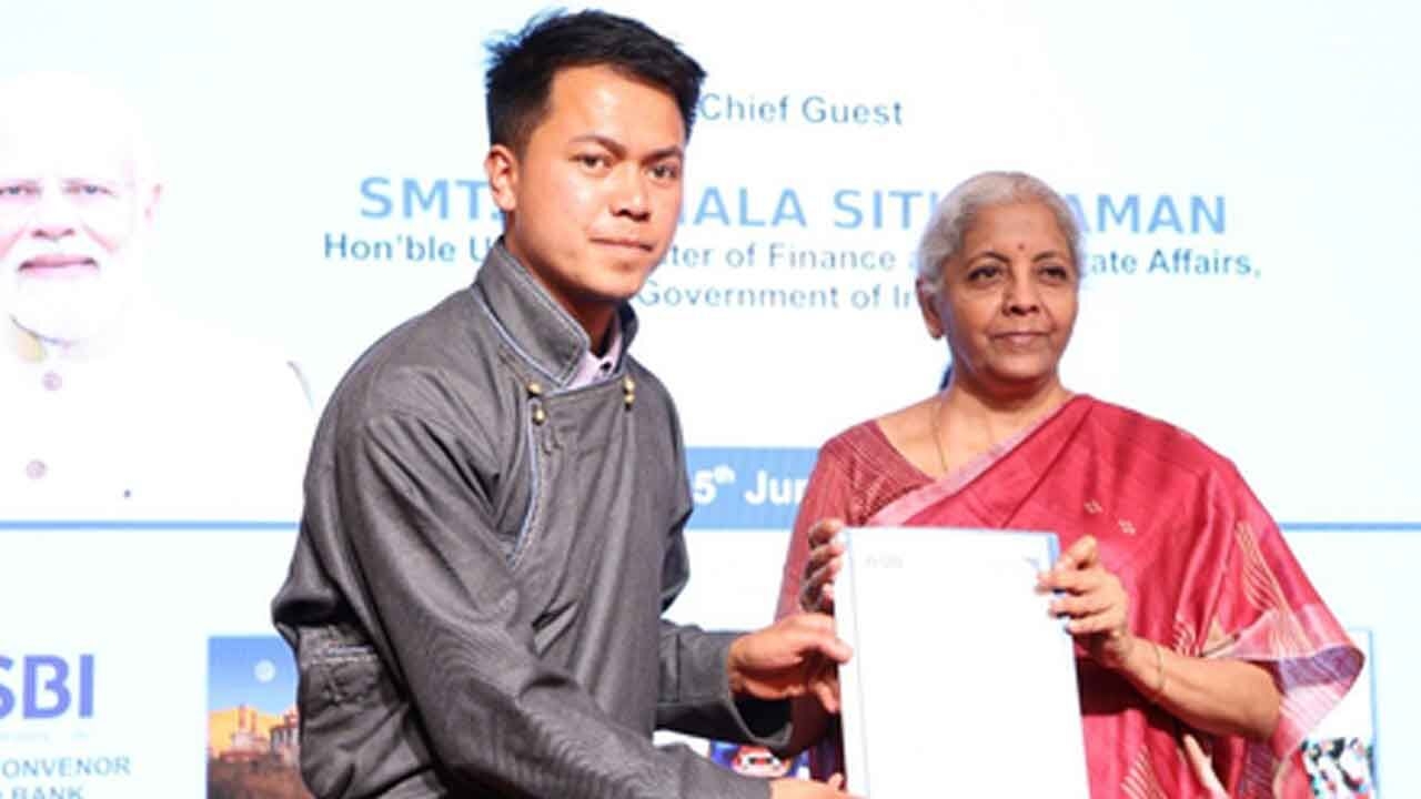 FM hands over loan sanction letters worth Rs 5.13 crore to beneficiaries in Leh
