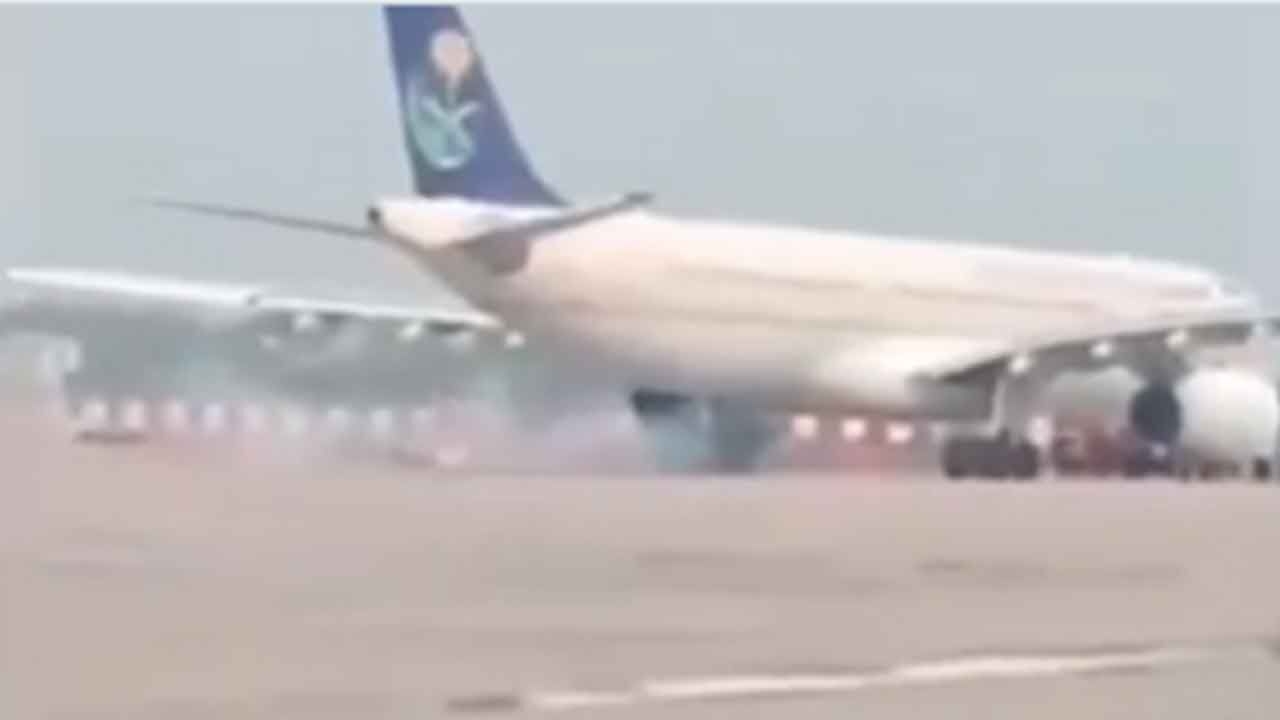 Smoke detected in Saudi flight