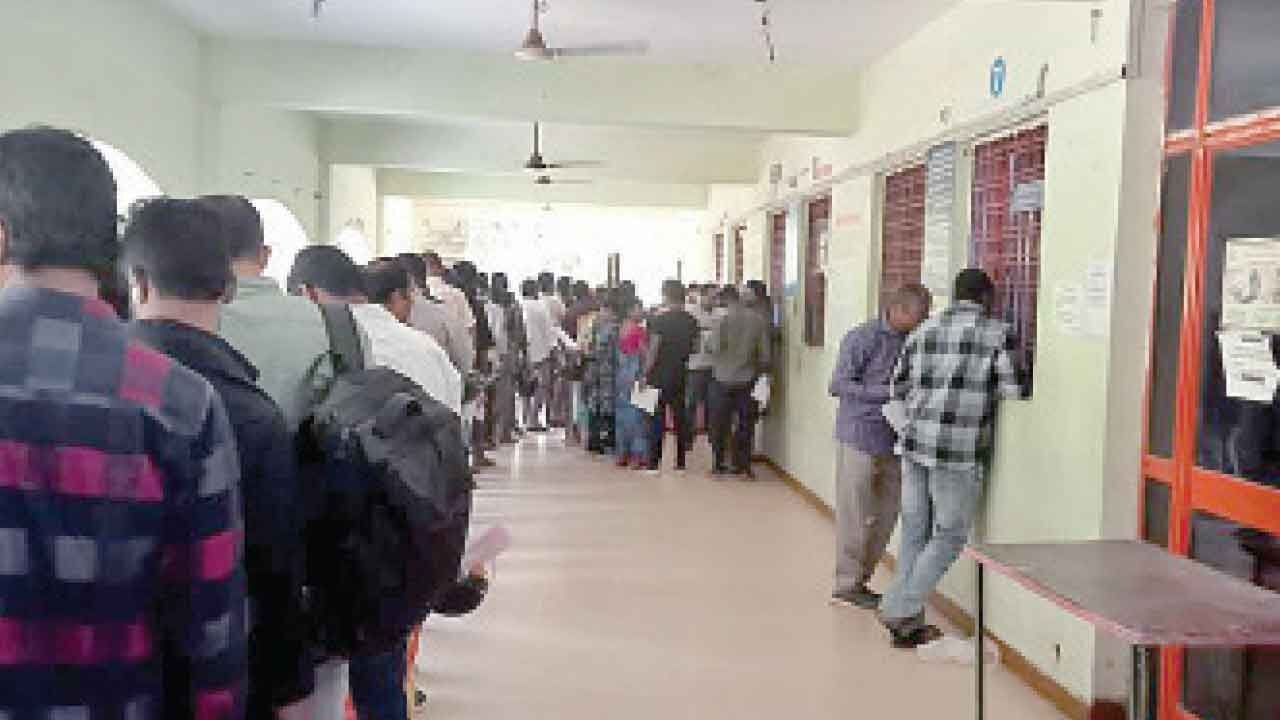 Long wait for DLL continues to bug applicants in Hyd'bad