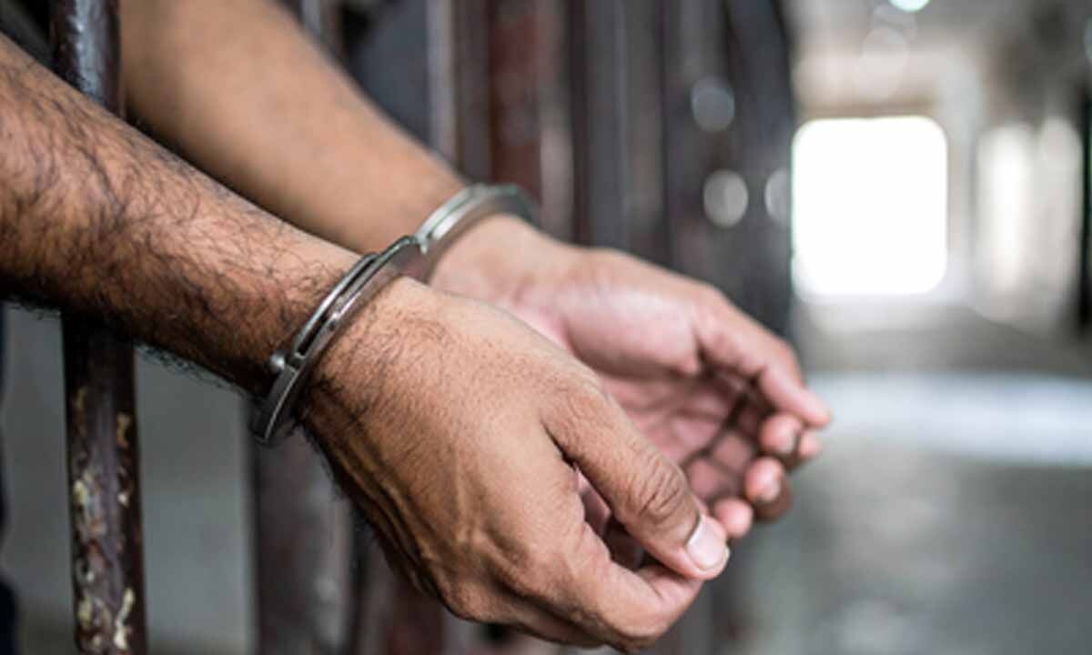 Two held in Bihar with 1 kg heroin valued at Rs 1 crore