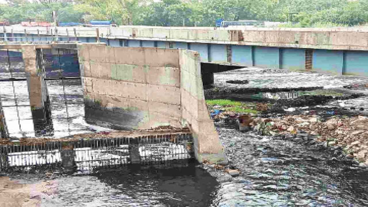 PWD completes only 60% desilting work