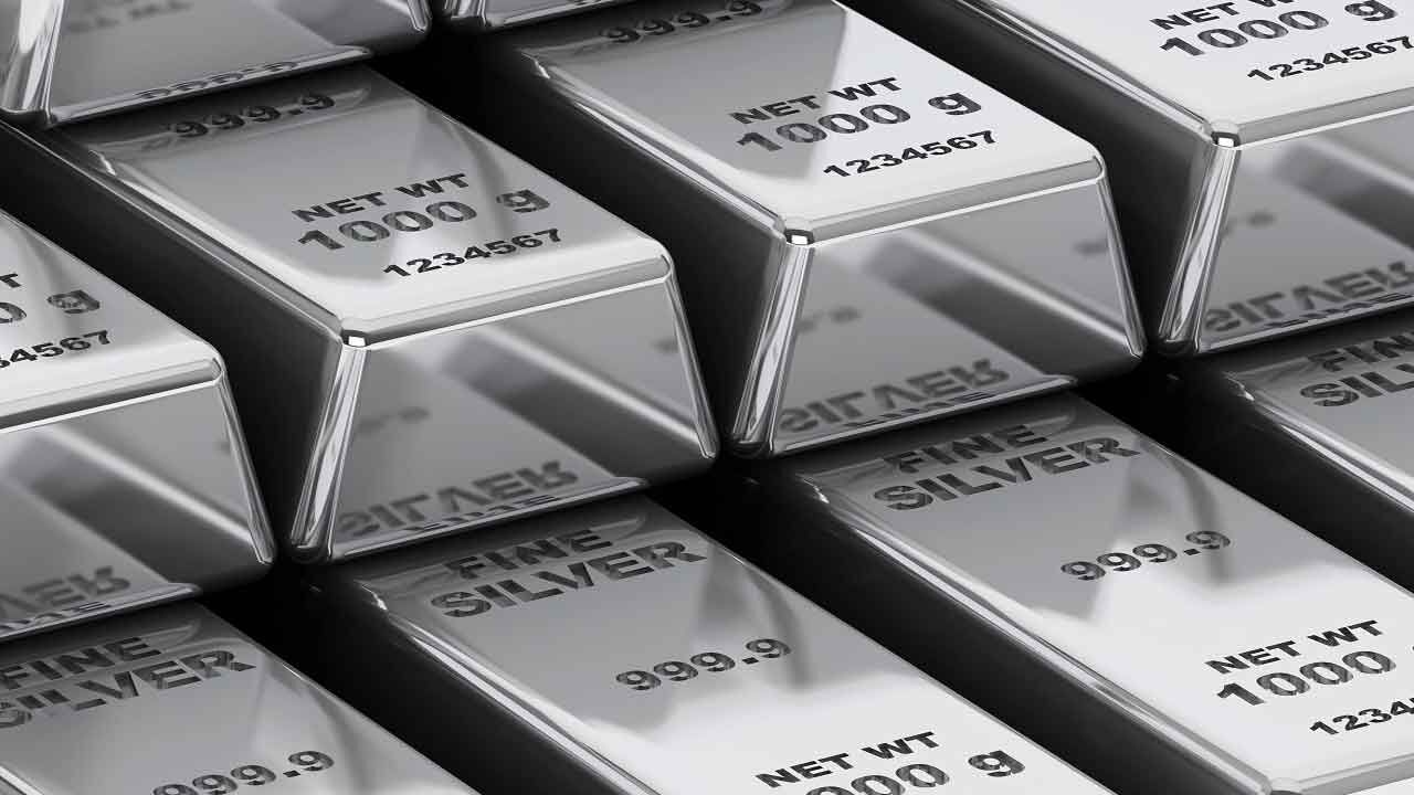 Silver hits new all-time high amid global trade tensions