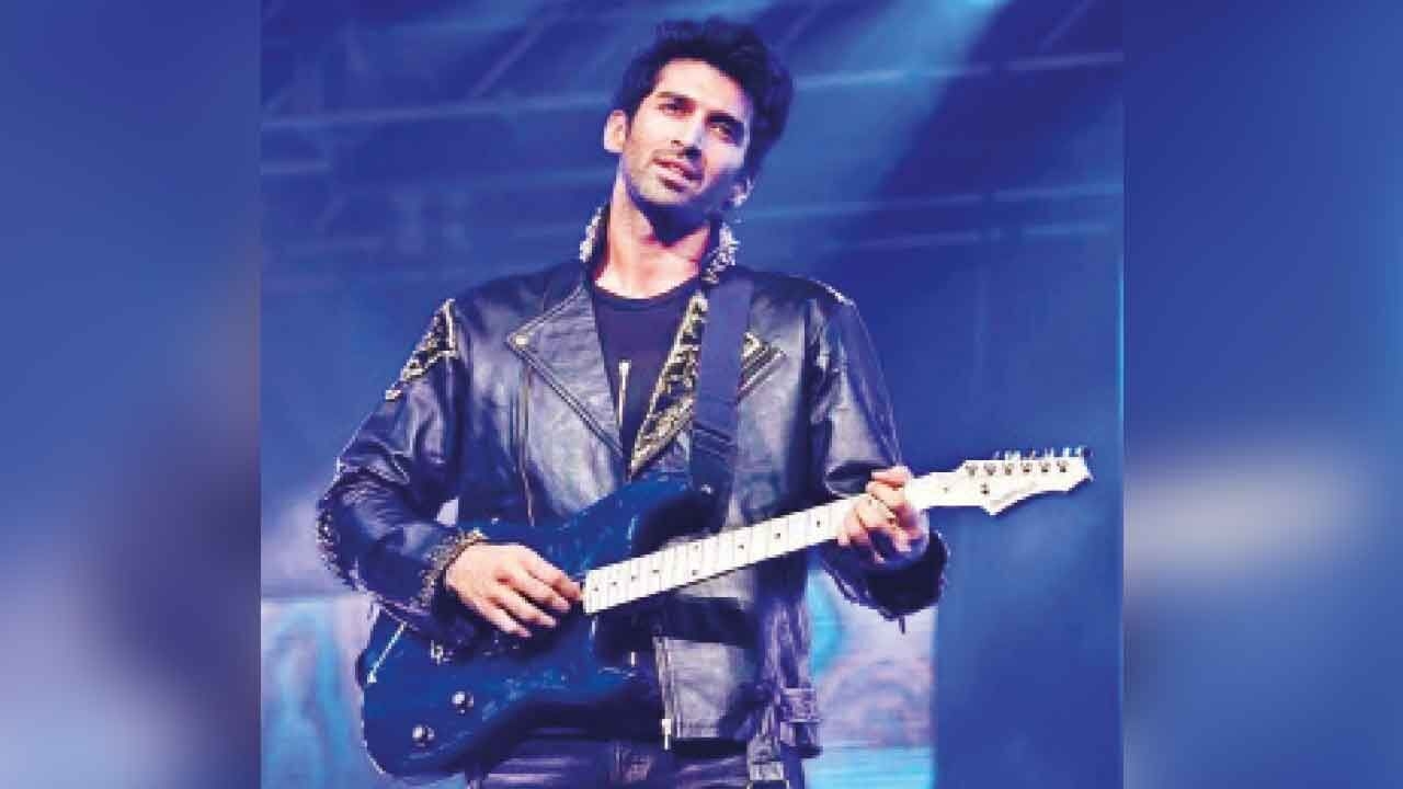 Aditya Roy Kapur to make singing debut; promises solo music release soon