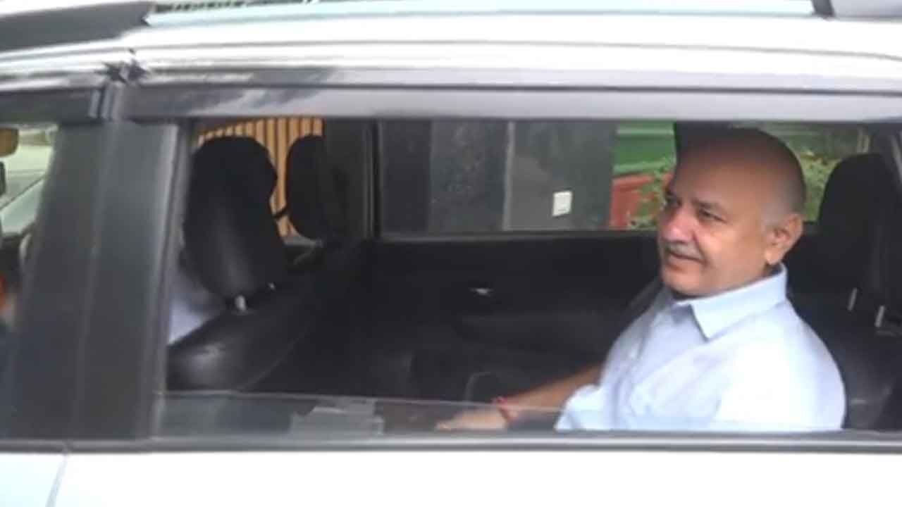 They file fake FIRs: Manish Sisodia slams BJP before appearing at ACB office