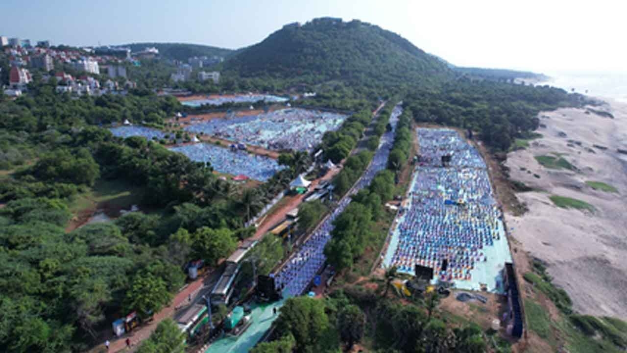 PM Modi compliments people of Andhra Pradesh for record-breaking Yogandhra