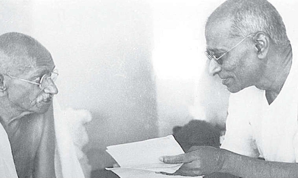 Conversation between Narayana Guru and Gandhi