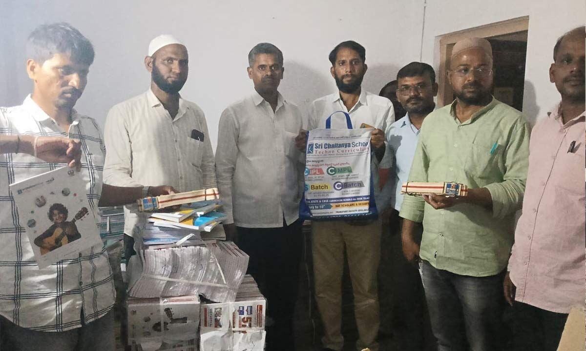 Massive Illegal Textbook Racket Busted at Sri Chaitanya School in Gadwal: BRSV Demands Strict Action Against Private School Exploitation