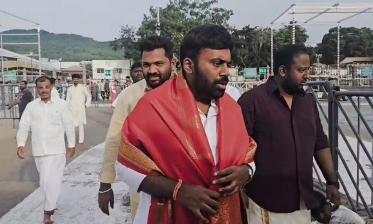 Thalapathy Vijay's ‘Jana Nayagan' producer NK Lohith seeks divine blessings at Tirumala
