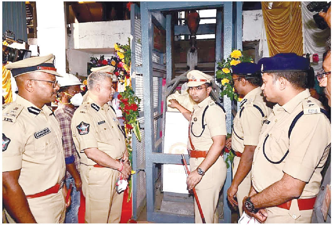 Police seek people's support to eradicate ganja menace