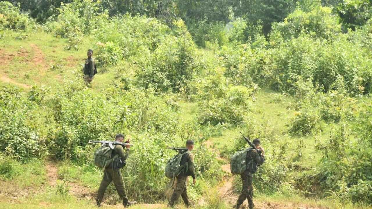 Security Forces Eliminate Two Female Maoist Operatives In Narayanpur Forest Operation